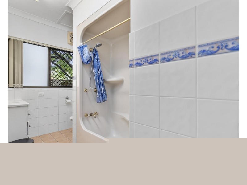 1/4 Tahiti Avenue, Palm Beach QLD 4221