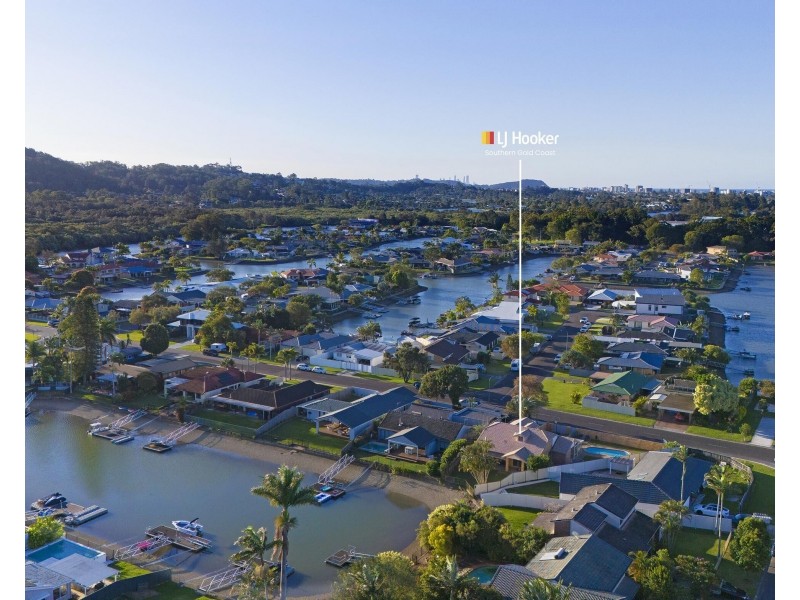 20 Mainsail Street, Currumbin Waters QLD 4223