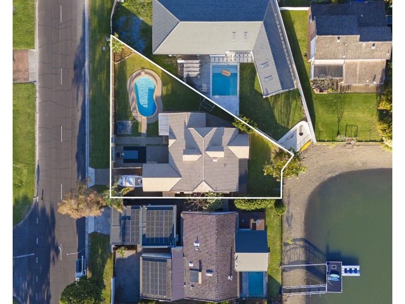 20 Mainsail Street, Currumbin Waters QLD 4223