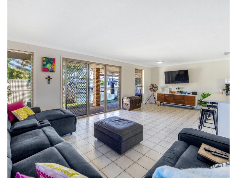 20 Mainsail Street, Currumbin Waters QLD 4223