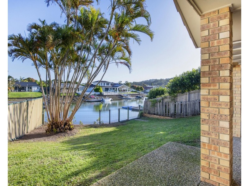 20 Mainsail Street, Currumbin Waters QLD 4223