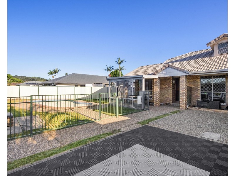 20 Mainsail Street, Currumbin Waters QLD 4223