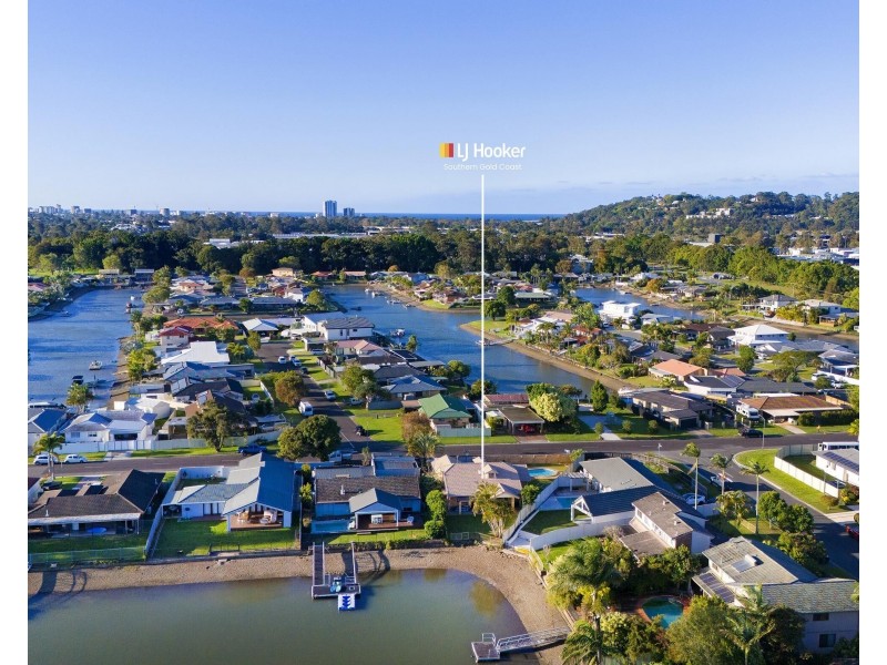 20 Mainsail Street, Currumbin Waters QLD 4223