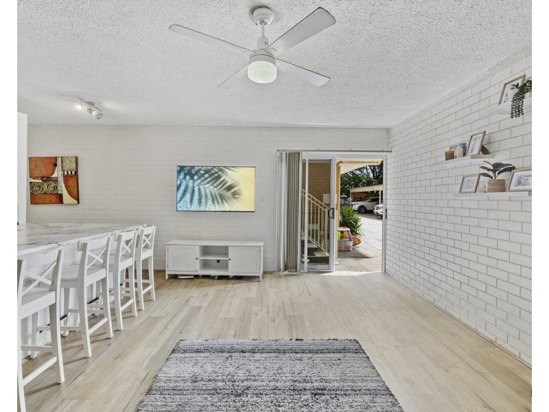 4/1947 Gold Coast Highway, Burleigh Heads QLD 4220