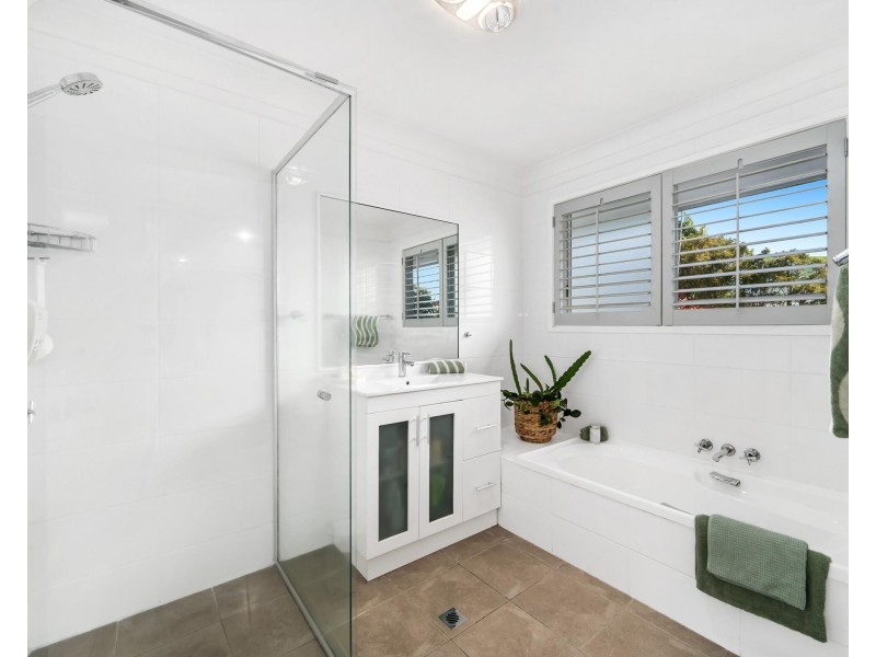 32 Doubleview Drive, Elanora QLD 4221