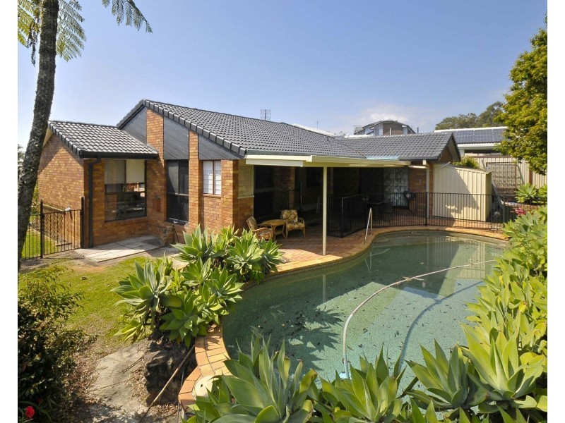 136 K P McGrath Drive, Elanora QLD 4221