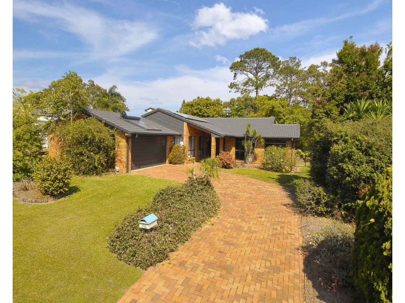 136 K P McGrath Drive, Elanora QLD 4221
