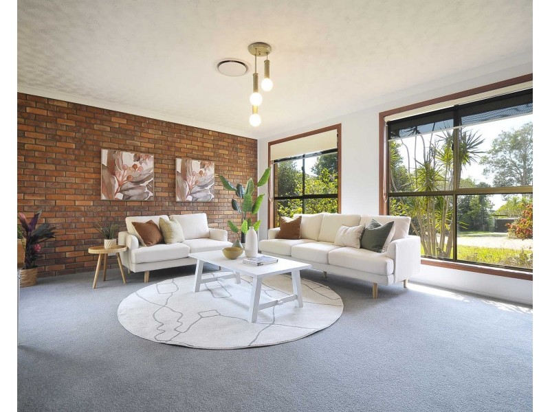 136 K P McGrath Drive, Elanora QLD 4221