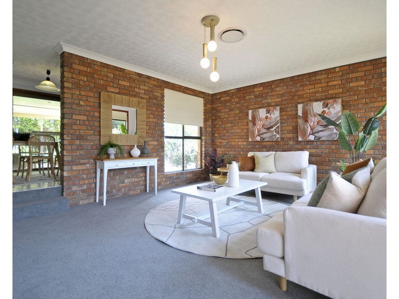 136 K P McGrath Drive, Elanora QLD 4221