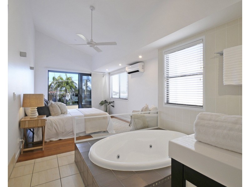 1/13 Thirteenth Avenue, Palm Beach QLD 4221