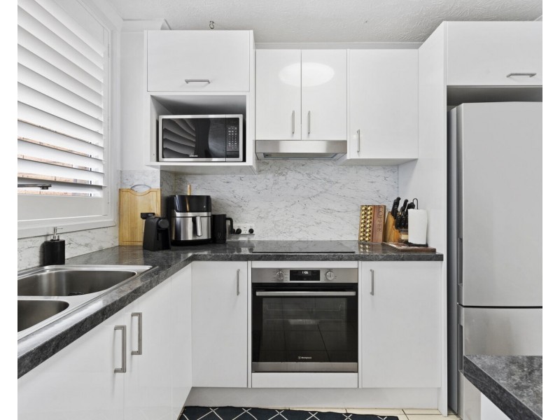 4/16 Mawarra Street, Palm Beach QLD 4221
