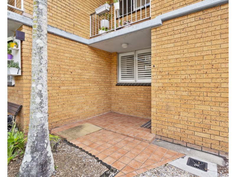4/16 Mawarra Street, Palm Beach QLD 4221