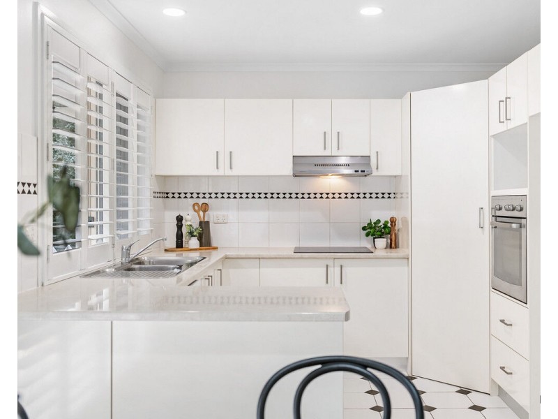 4 Fernleigh Court, Currumbin QLD 4223