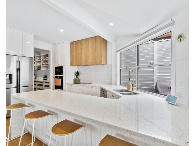 236 Jefferson Lane, Palm Beach QLD 4221