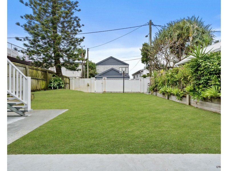 236 Jefferson Lane, Palm Beach QLD 4221