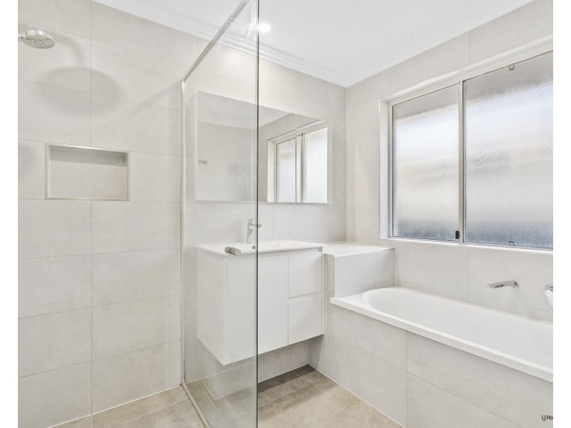 81 Dipper Drive, Burleigh Heads QLD 4220