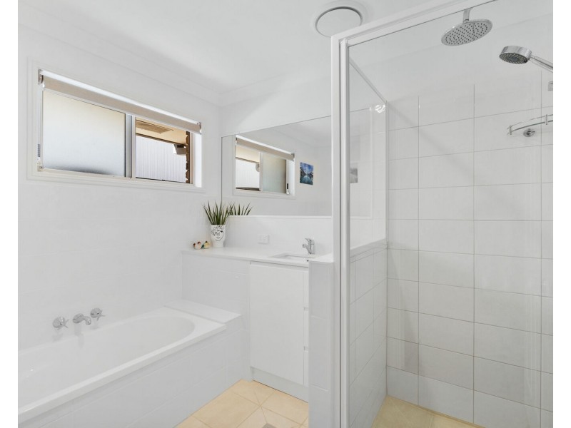 4 Snowgum Drive, Bilambil Heights NSW 2486