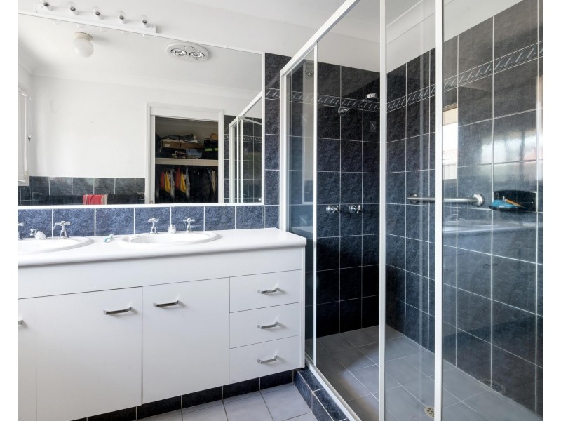 8 Chippendale Crescent, Currumbin Waters QLD 4223