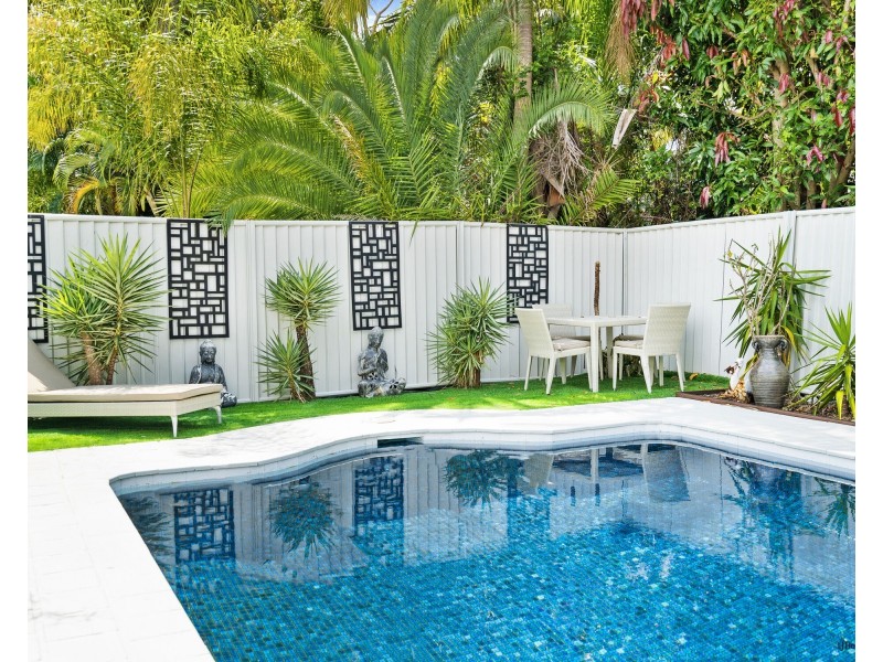 15 Saltash Street, Labrador QLD 4215