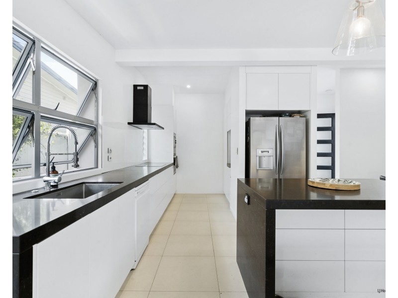 15 Saltash Street, Labrador QLD 4215