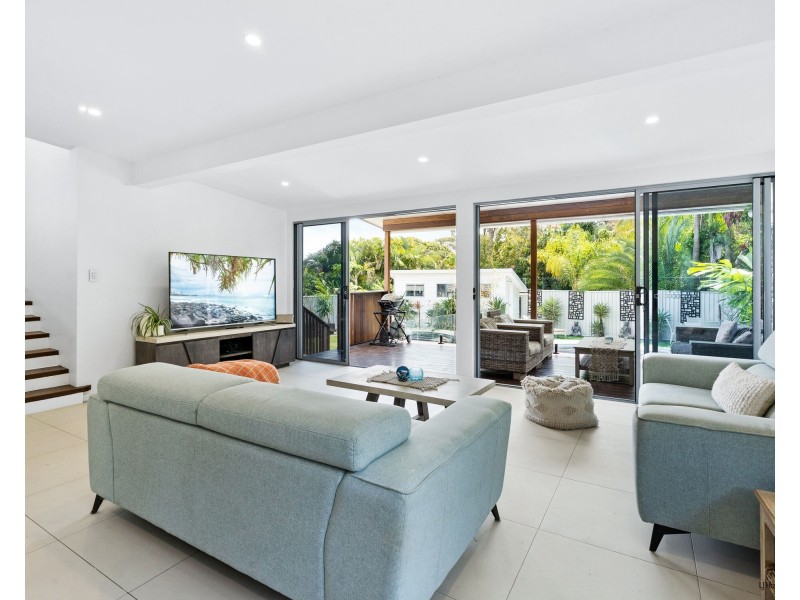 15 Saltash Street, Labrador QLD 4215