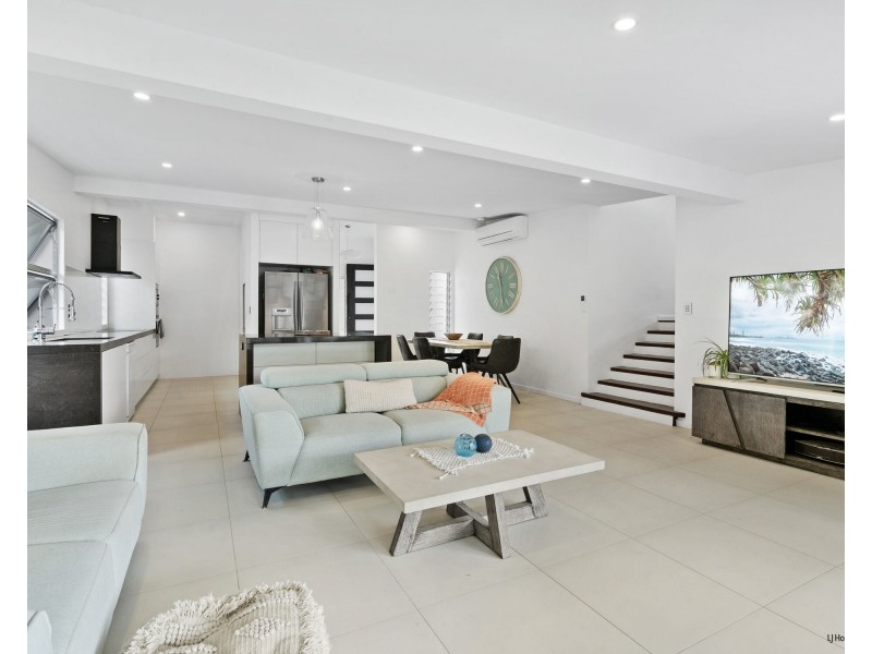 15 Saltash Street, Labrador QLD 4215