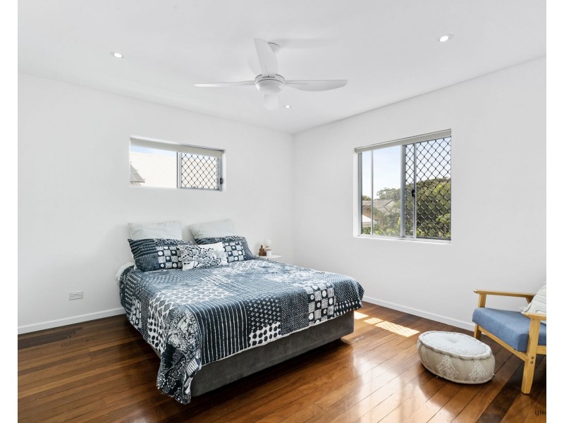 15 Saltash Street, Labrador QLD 4215