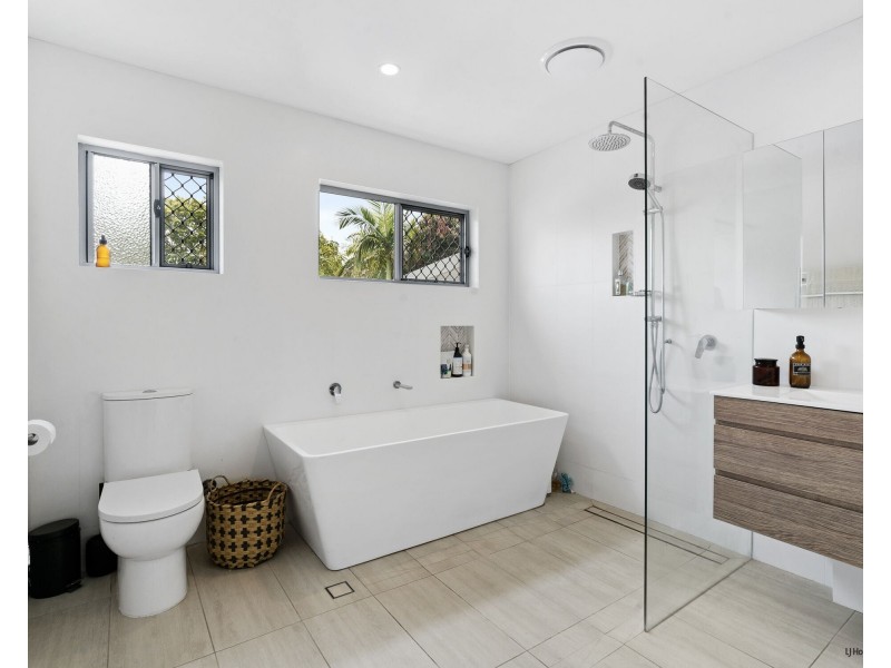 15 Saltash Street, Labrador QLD 4215