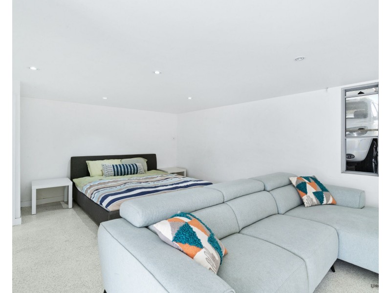 15 Saltash Street, Labrador QLD 4215