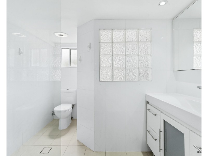 15 Saltash Street, Labrador QLD 4215