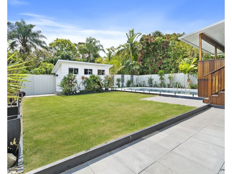 15 Saltash Street, Labrador QLD 4215