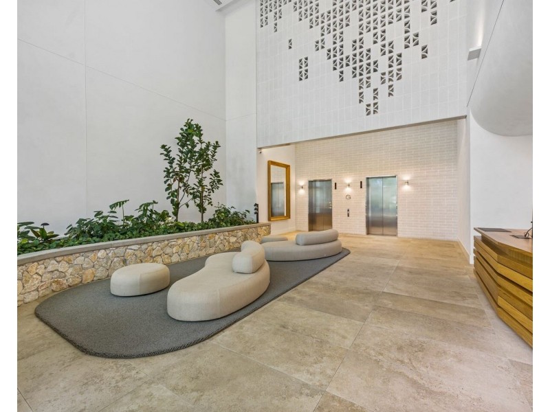 202/4 Miles Street, Coolangatta QLD 4225