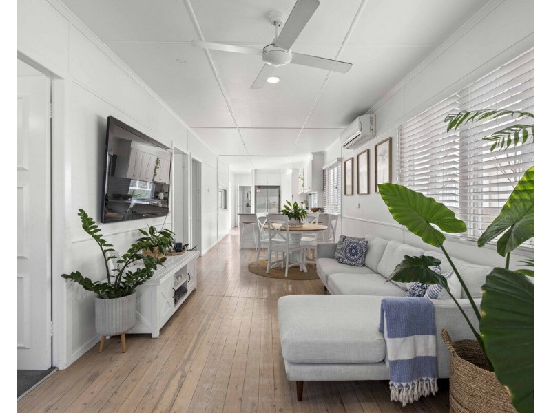 103 Sunshine Parade, Miami QLD 4220