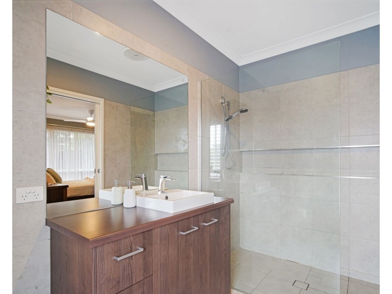 11 Barlee Court, Elanora QLD 4221