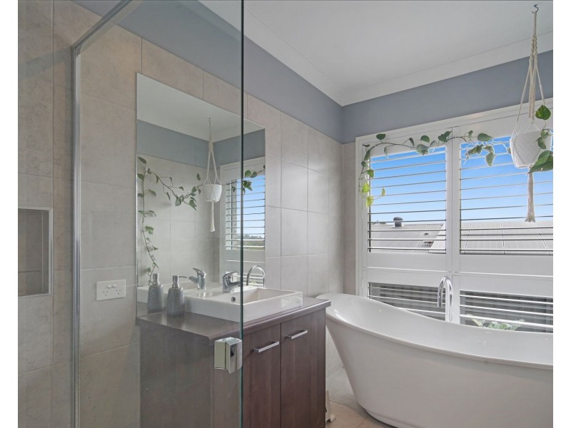 11 Barlee Court, Elanora QLD 4221