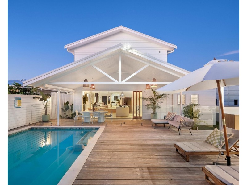 22 Symonds Road, Burleigh Heads QLD 4220