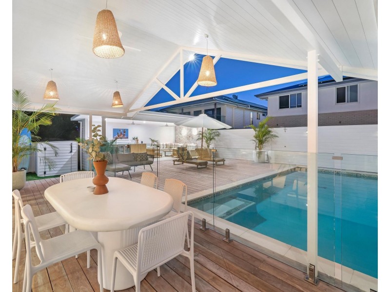 22 Symonds Road, Burleigh Heads QLD 4220