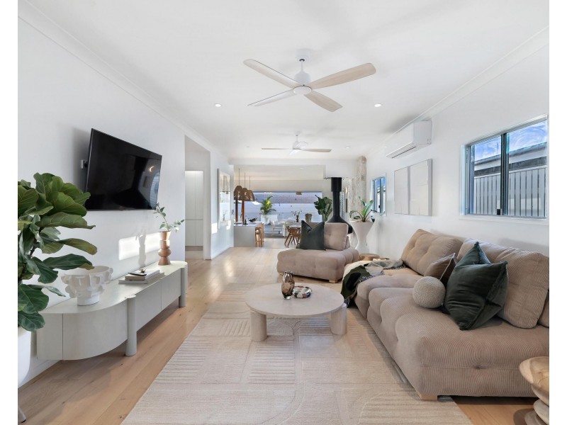 22 Symonds Road, Burleigh Heads QLD 4220