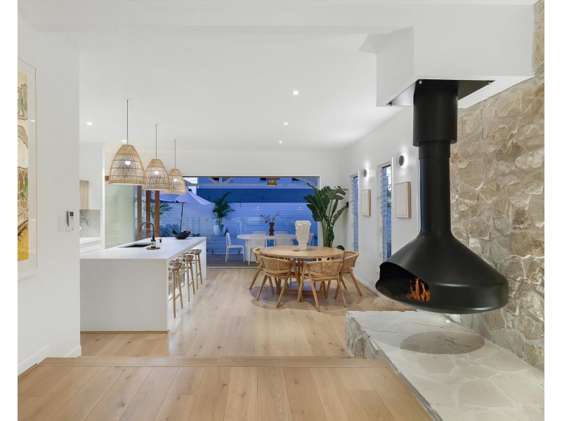 22 Symonds Road, Burleigh Heads QLD 4220