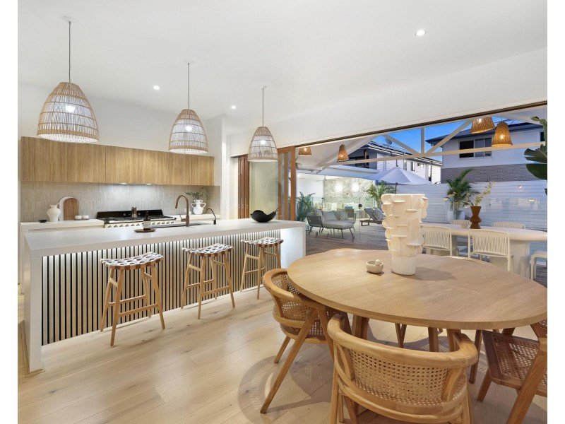 22 Symonds Road, Burleigh Heads QLD 4220