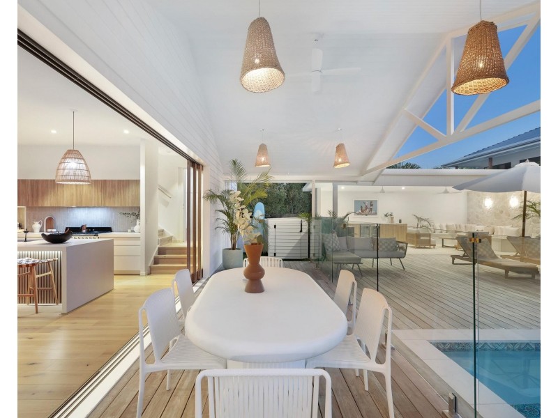 22 Symonds Road, Burleigh Heads QLD 4220