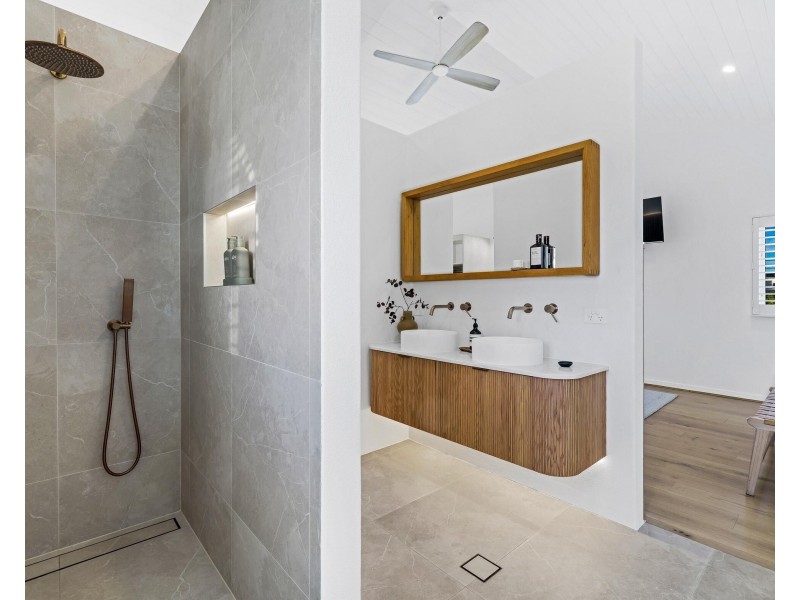 22 Symonds Road, Burleigh Heads QLD 4220