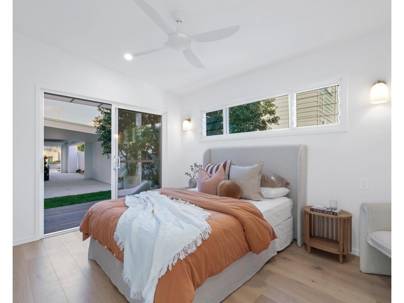 22 Symonds Road, Burleigh Heads QLD 4220