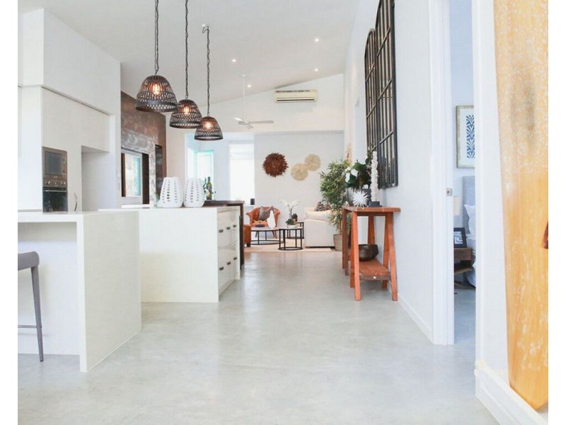 15 Cronulla Avenue, Mermaid Beach QLD 4218