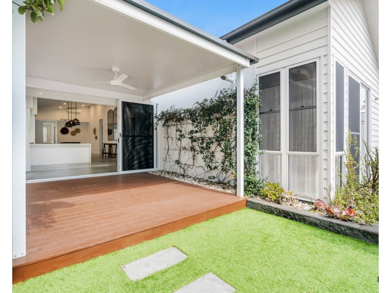 15 Cronulla Avenue, Mermaid Beach QLD 4218