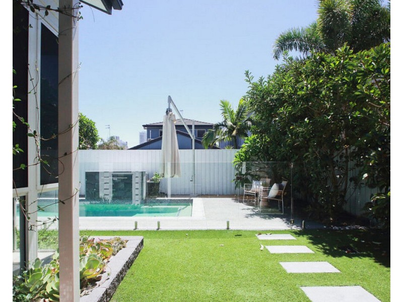 15 Cronulla Avenue, Mermaid Beach QLD 4218