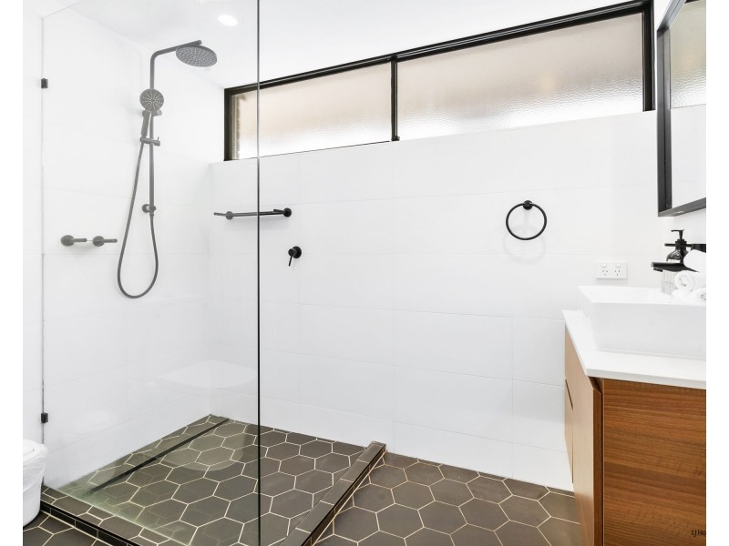 1/32 Powell Crescent, Coolangatta QLD 4225