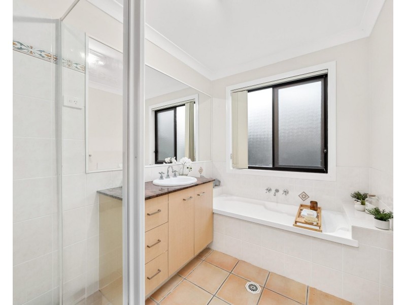 13 Humberside Close, Mudgeeraba QLD 4213