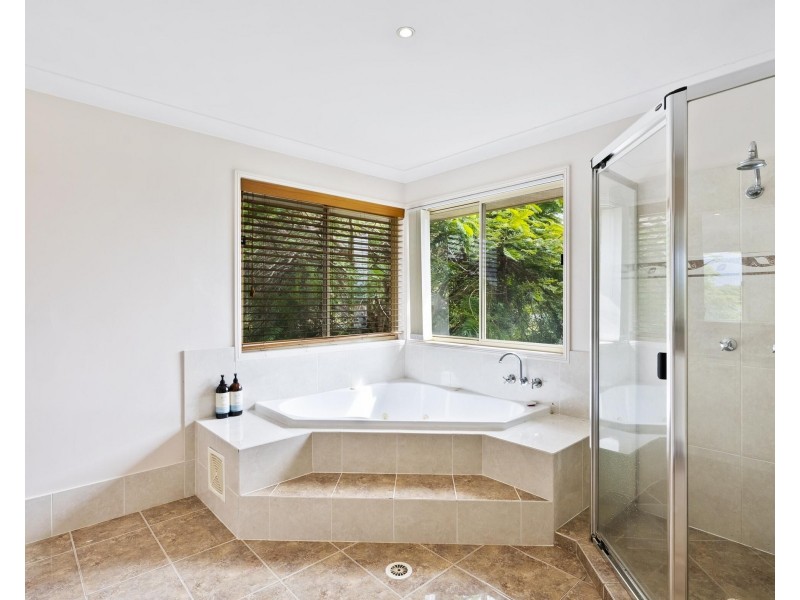 30 Sharscay Close, Burleigh Heads QLD 4220