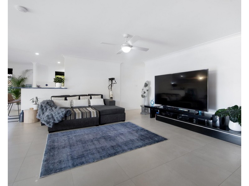 136 Burleigh Street, Burleigh Waters QLD 4220